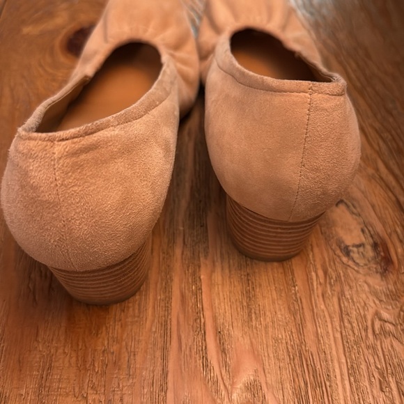 Elaine Turner 👸 Cream Heels Elegant Suede Pumps Fall Winter Comfy - Picture 4 of 7